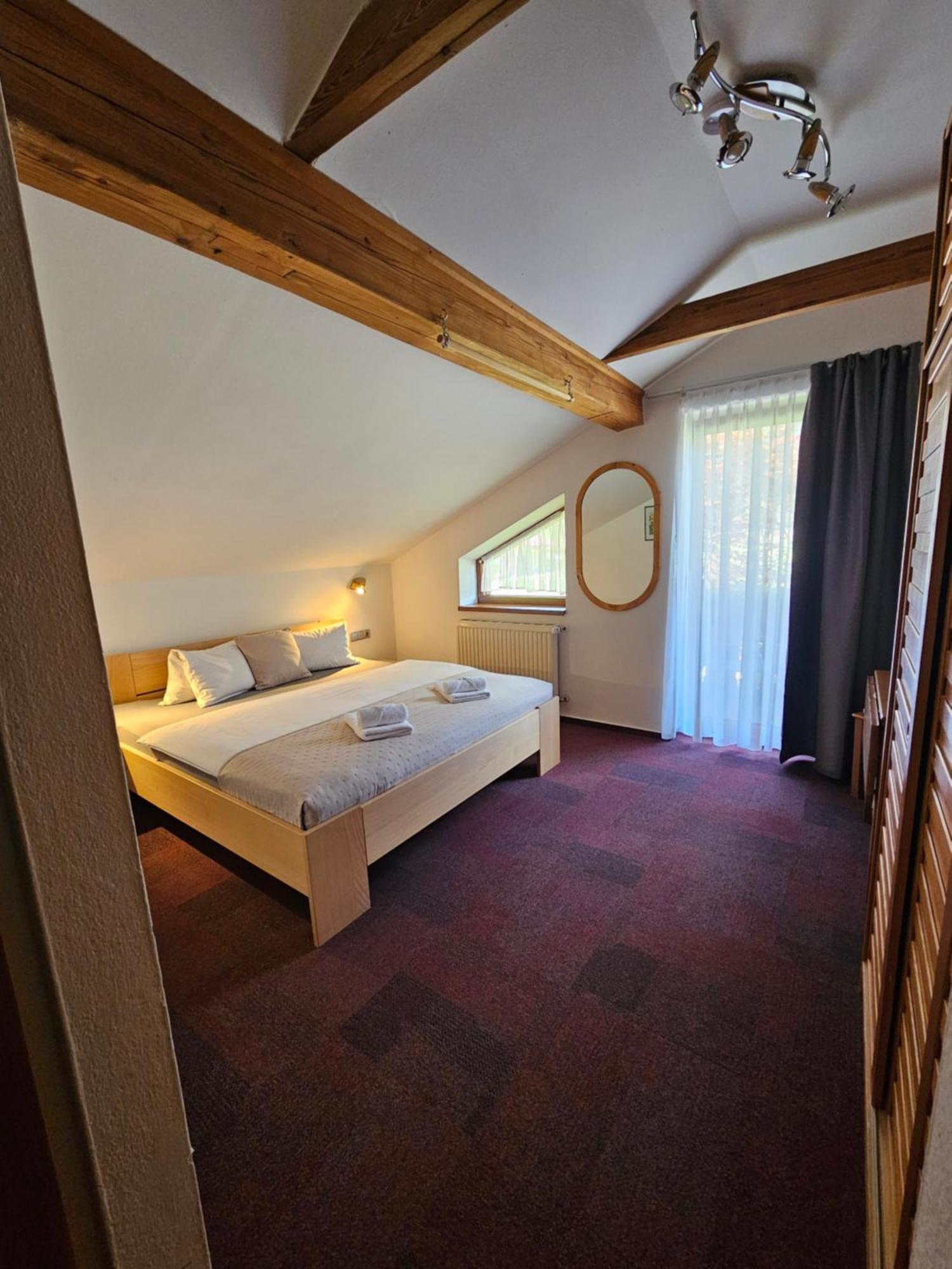 Ski&Bike Nassfeld Apartments แฮร์มากอร์ ภายนอก รูปภาพ